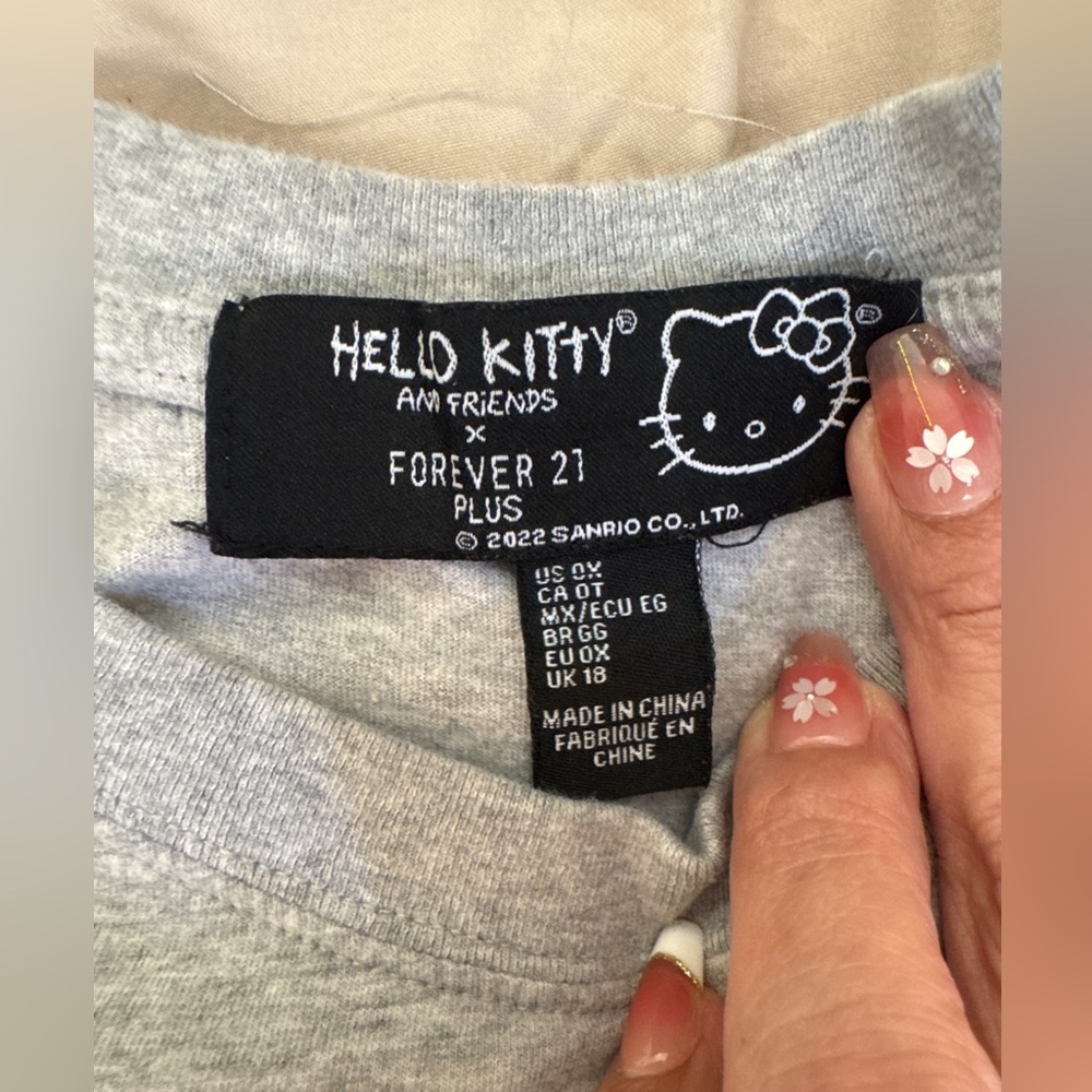 Hello Kitty Gray Rainbow Graphic Tee by Forever 21 - Picture 4 of 5